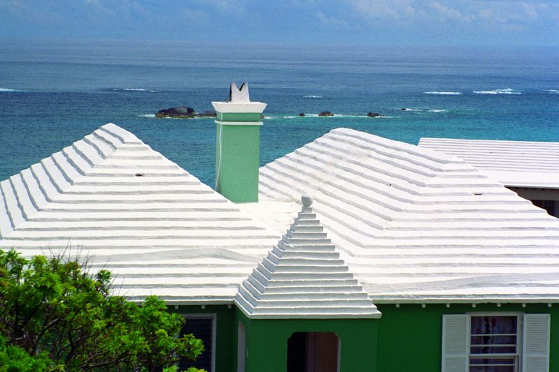 Bermuda white rooftop courtesy Acroterion at Wikimedia Commons